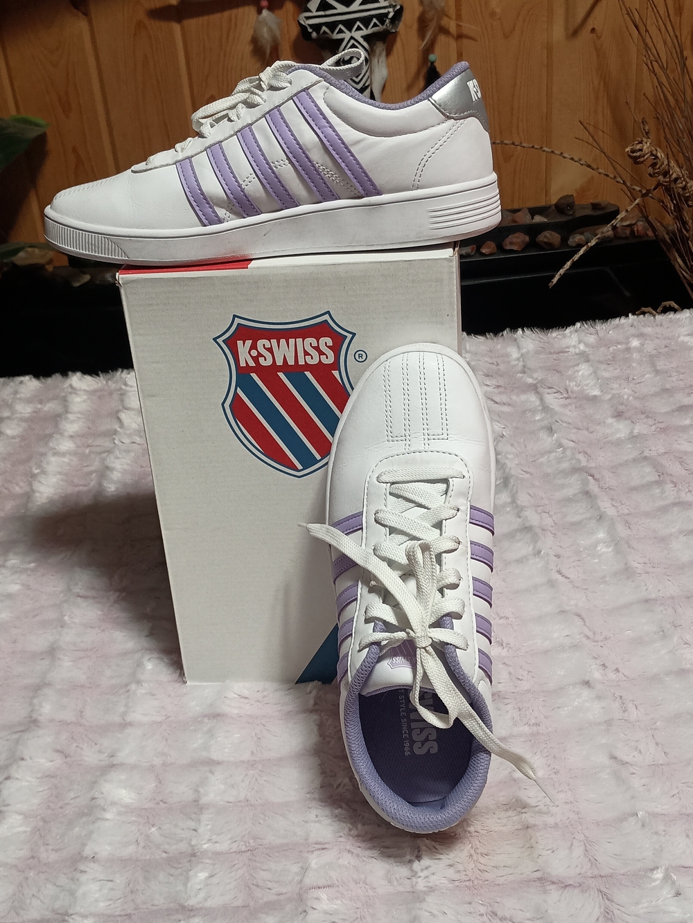 K-Swiss White Sneakers with Lavender Stripes Womens 8 Kids 6.5